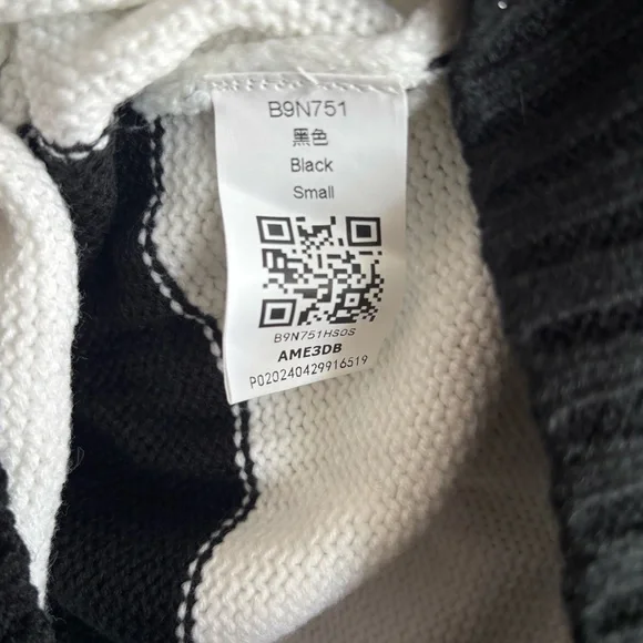 Show Me Your Mumu SKI Black and White Knit Chunky Sweater Oversized Size Small - Picture 10 of 11